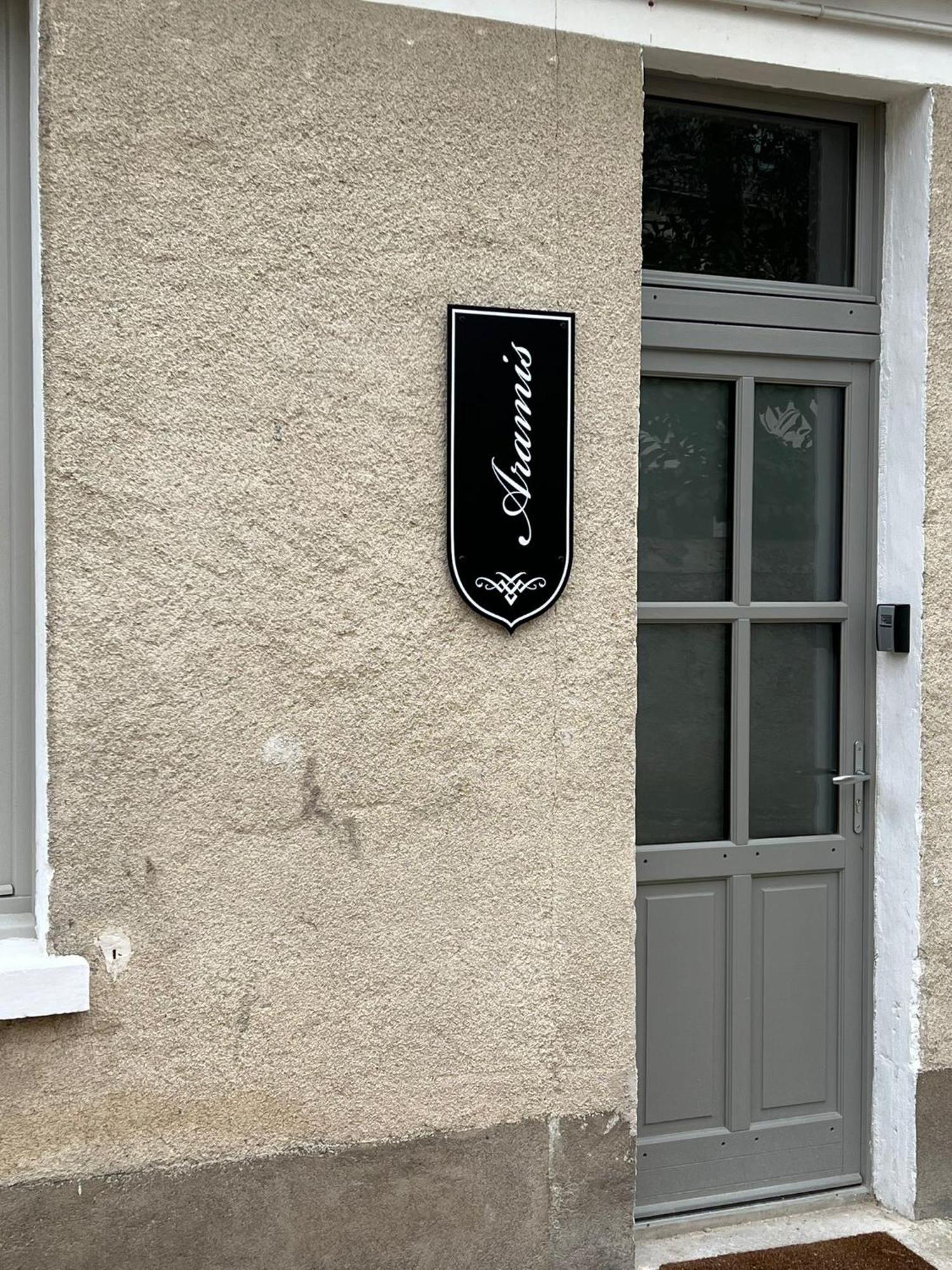 Le Gite Des 3 Mousquetaires Amboise Exterior photo
