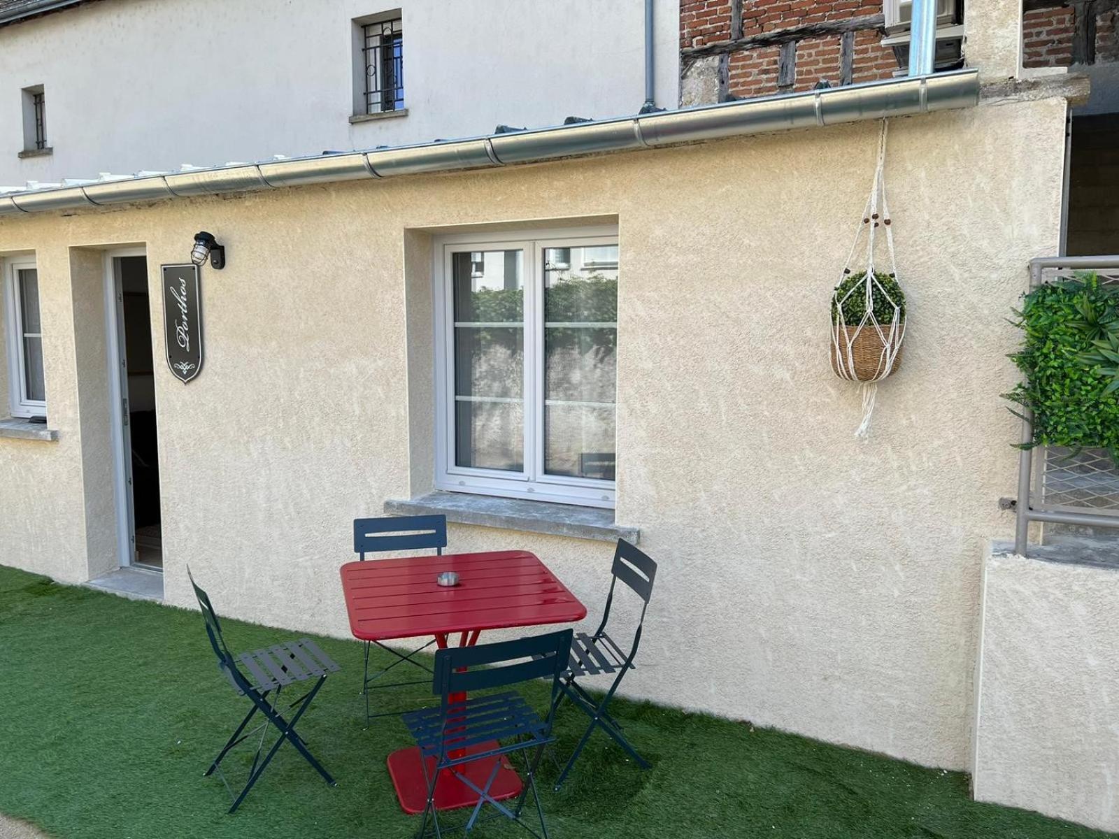 Le Gite Des 3 Mousquetaires Amboise Exterior photo